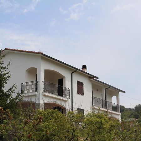 House In Caramagna Apartamento Imperia Quarto foto