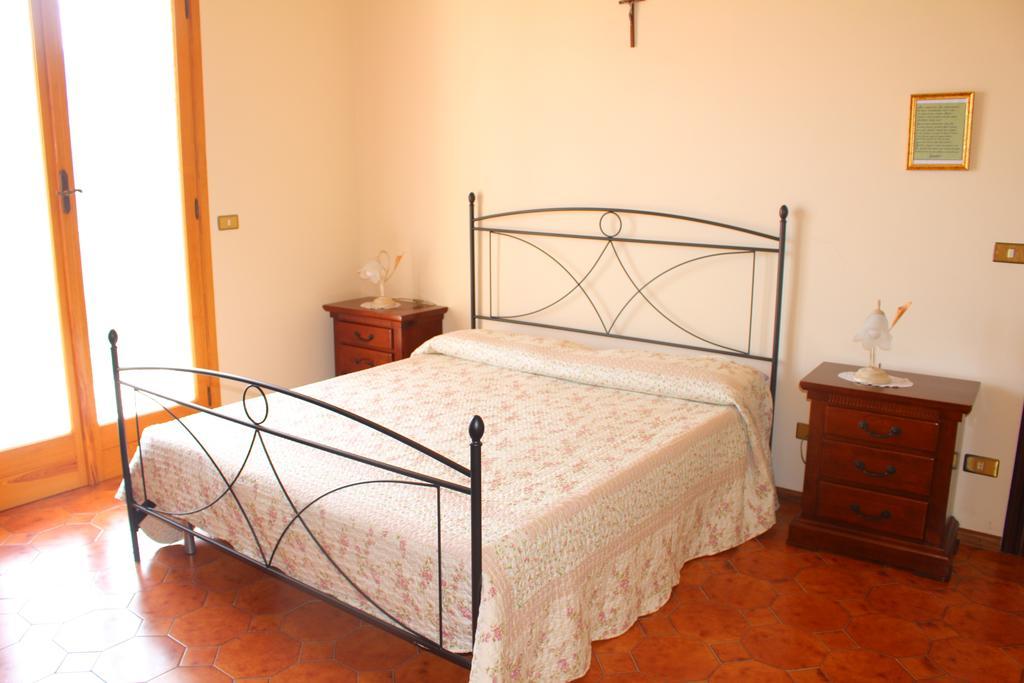 House In Caramagna Apartamento Imperia Quarto foto