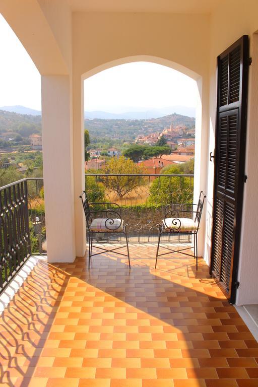 House In Caramagna Apartamento Imperia Quarto foto