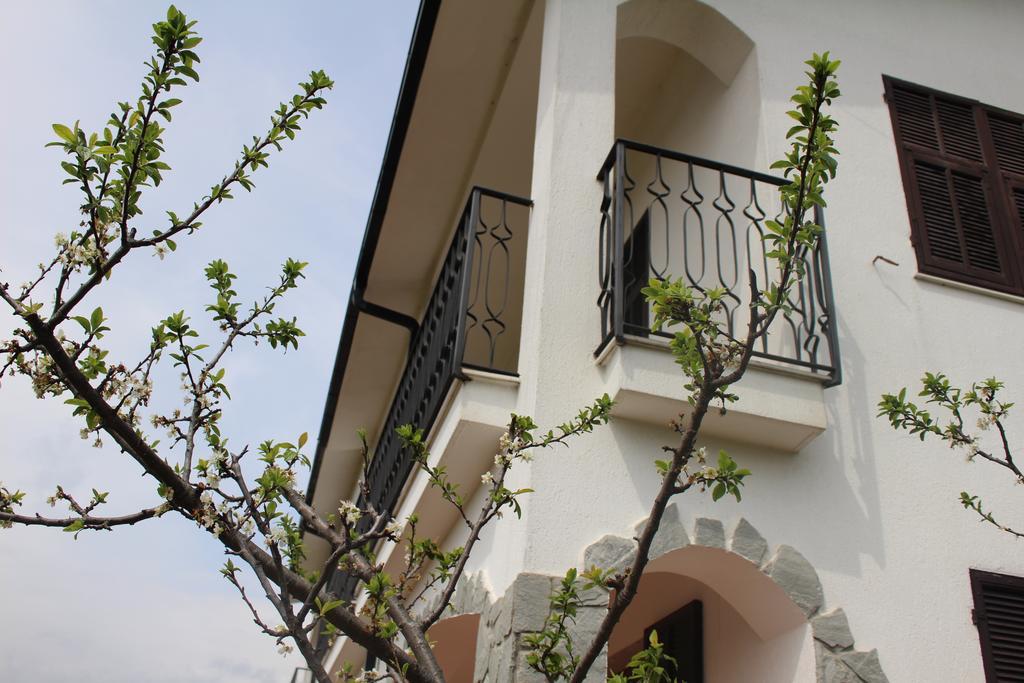 House In Caramagna Apartamento Imperia Quarto foto