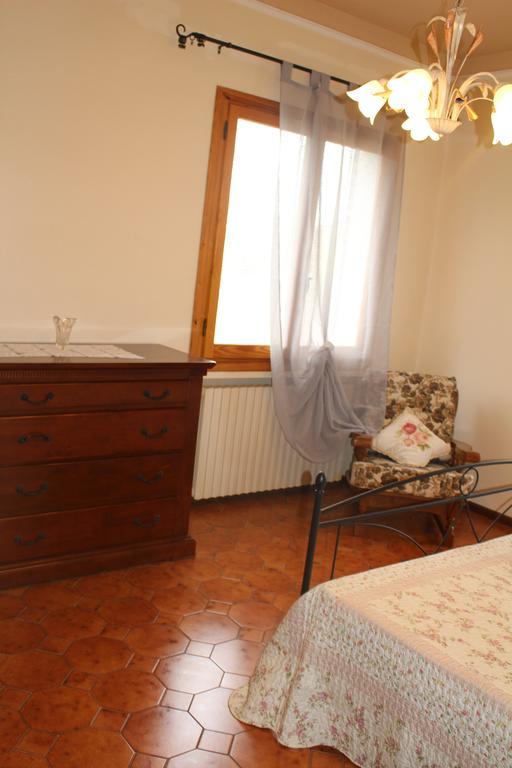 House In Caramagna Apartamento Imperia Quarto foto